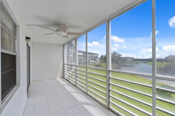 Property Slideshow image 3 of 32 | 2023 guildford b b, Boca Raton, FL, 33434