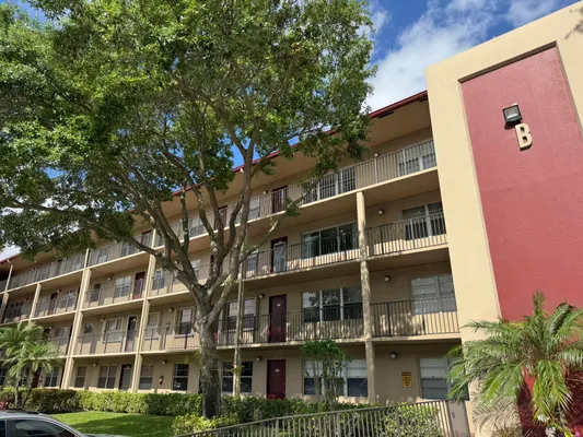 Property Slideshow image 2 of 15 | 850 sw 133rd ter apt 315b, Pembroke Pines, FL, 33027