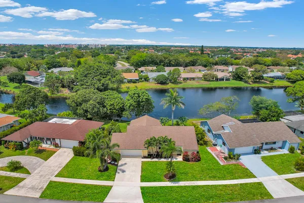 Property Slideshow image 2 of 34 | 6125 winding brook way, Delray Beach, FL, 33484