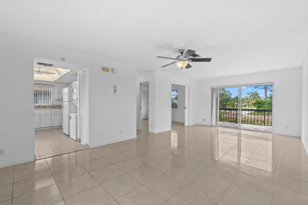 Property Slideshow image 2 of 42 | 13648 coconut palm ct b, Delray Beach, FL, 33484