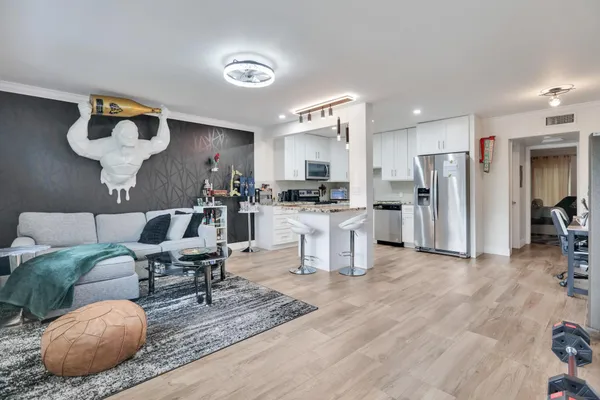 Property Slideshow image 3 of 16 | 266 coventry l, West Palm Beach, FL, 33417