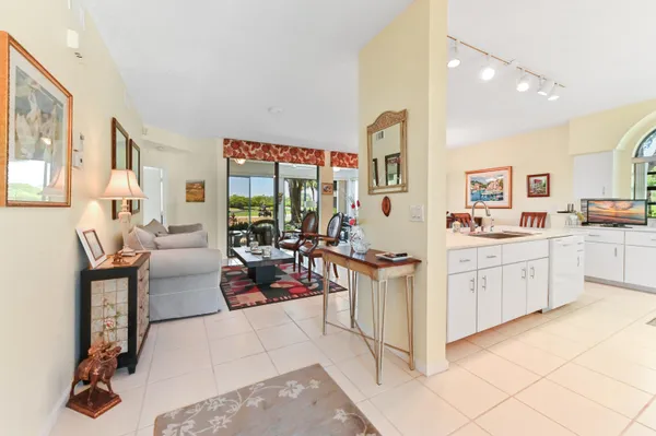 Property Slideshow image 3 of 56 | 8033 aberdeen dr apt 102, Boynton Beach, FL, 33472