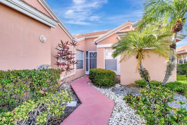 Property Slideshow image 3 of 64 | 5707 royal lake cir, Boynton Beach, FL, 33437
