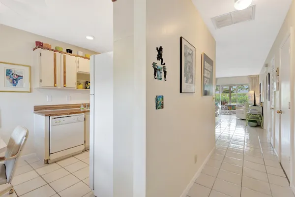 Property Slideshow image 2 of 27 | 5200 privet b pl b, Delray Beach, FL, 33484