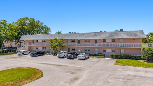 Property Slideshow image 2 of 31 | 18081 se country club dr 130, Jupiter, FL, 33469