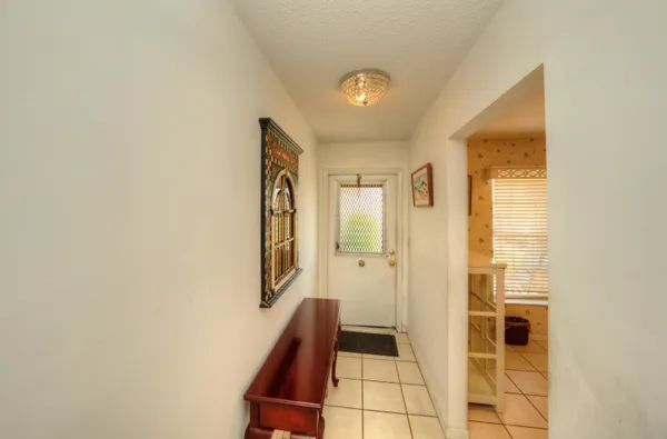 Property Slideshow image 2 of 29 | 545 covered bridge blvd b, Lake Worth, FL, 33467