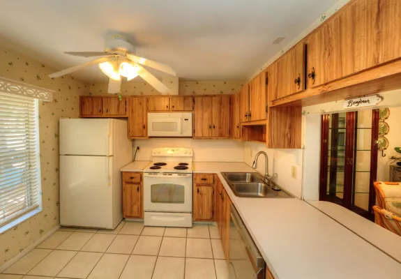 Property Slideshow image 3 of 29 | 545 covered bridge blvd b, Lake Worth, FL, 33467