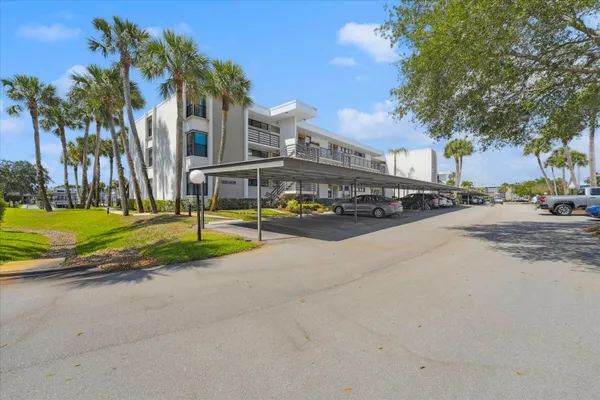 Property Slideshow image 2 of 30 | 1950 sw palm city rd apt 6202, Stuart, FL, 34994