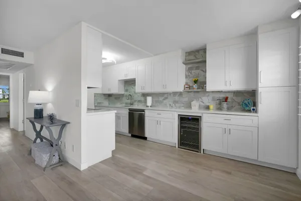 Property Slideshow image 2 of 62 | 1084 guildford e, Boca Raton, FL, 33434