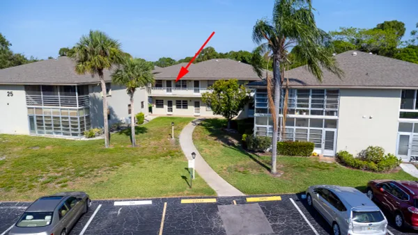 Property Slideshow image 2 of 36 | 25 lake vista trl apt 203, Port Saint Lucie, FL, 34952