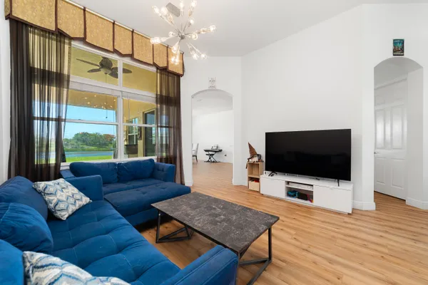 Property Slideshow image 3 of 38 | 525 sw lake manatee way, Port Saint Lucie, FL, 34986