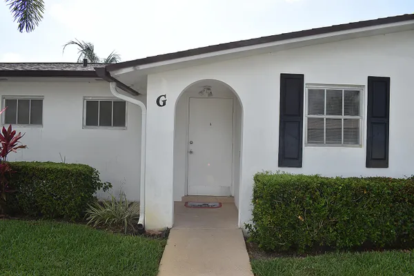 Property Slideshow image 3 of 33 | 2930 crosley dr g, West Palm Beach, FL, 33415