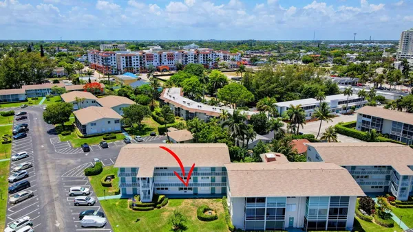 Property Slideshow image 3 of 45 | 210 horizons e 103, Boynton Beach, FL, 33435