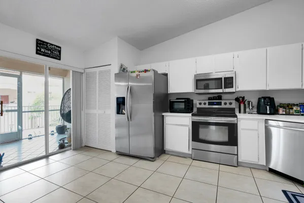 Property Slideshow image 3 of 36 | 7537 trent dr # 203, Tamarac, FL, 33321