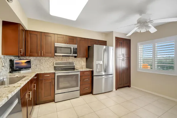 Property Slideshow image 2 of 50 | 12560 majesty cir apt 401, Boynton Beach, FL, 33437