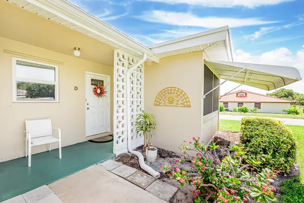 Property Slideshow image 3 of 35 | 270 high point ct d, Boynton Beach, FL, 33435