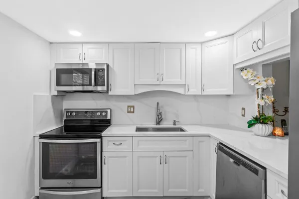 Property Slideshow image 3 of 36 | 14721 bonaire blvd apt 101, Delray Beach, FL, 33446