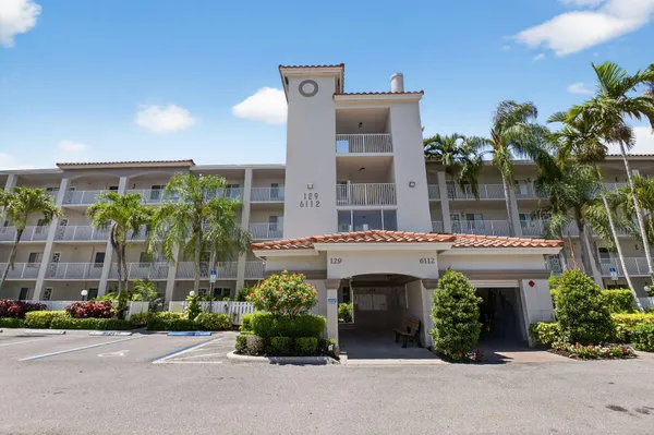 Property Slideshow image 2 of 74 | 6112 huntwick ter 106, Delray Beach, FL, 33484