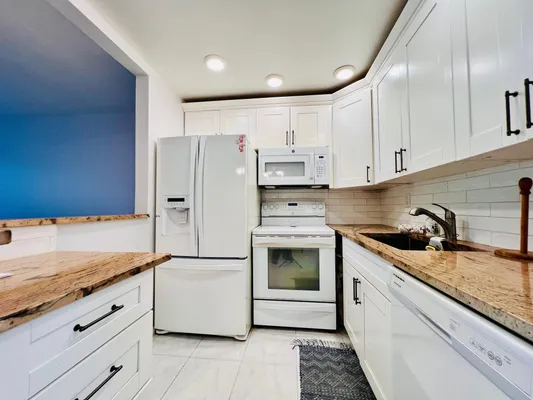 Property Slideshow image 2 of 16 | 399 sheffield q, West Palm Beach, FL, 33417