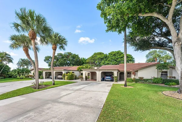 Property Slideshow image 2 of 34 | 5944 forest grove dr apt 3, Boynton Beach, FL, 33437