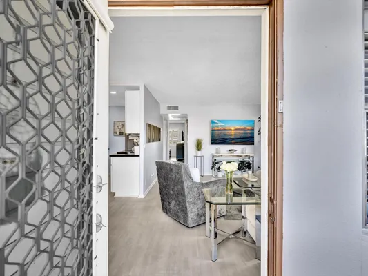 Property Slideshow image 3 of 48 | 2083 guildford e unit e, Boca Raton, FL, 33434