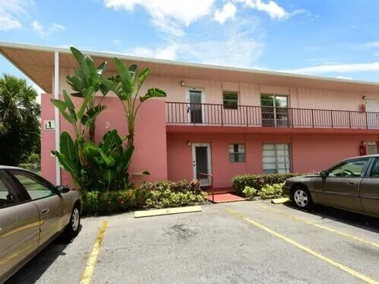 Property Slideshow image 2 of 17 | 2 golfs edge f, West Palm Beach, FL, 33417