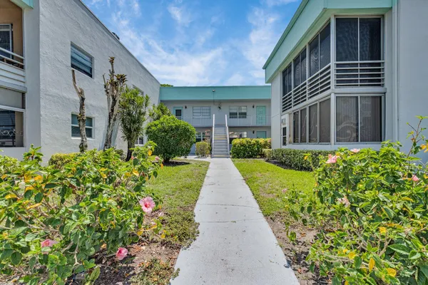 Property Slideshow image 3 of 47 | 392 monaco i # 392, Delray Beach, FL, 33446