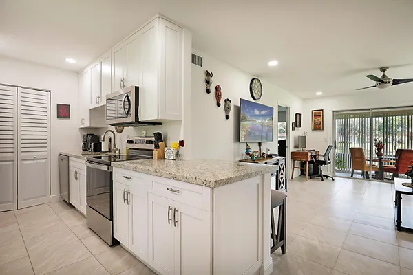 Property Slideshow image 3 of 36 | 352 covered bridge blvd a, Lake Worth, FL, 33467