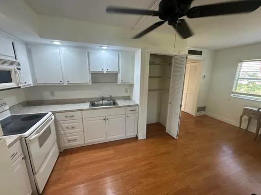 Property Slideshow image 2 of 15 | 155 saxony d, Delray Beach, FL, 33446