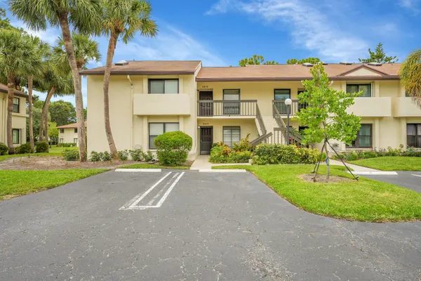 Property Slideshow image 2 of 24 | 3373 lucerne park dr, Greenacres, FL, 33467