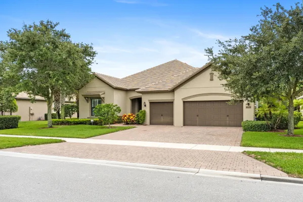 Property Slideshow image 2 of 61 | 4615 siena cir, Wellington, FL, 33414