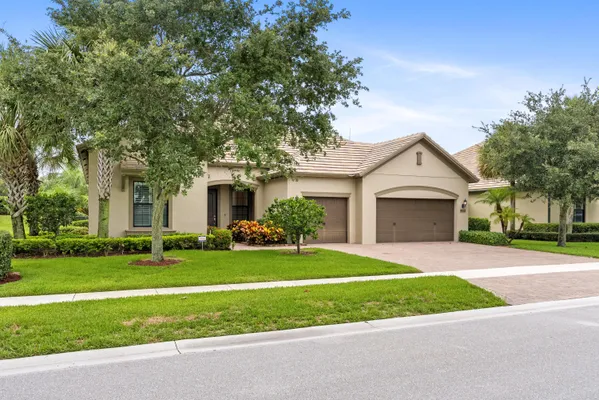 Property Slideshow image 3 of 61 | 4615 siena cir, Wellington, FL, 33414