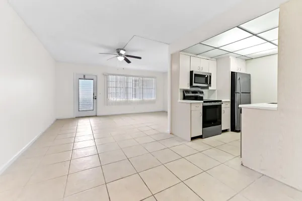 Property Slideshow image 2 of 28 | 1010 newcastle a # 1010, Boca Raton, FL, 33434