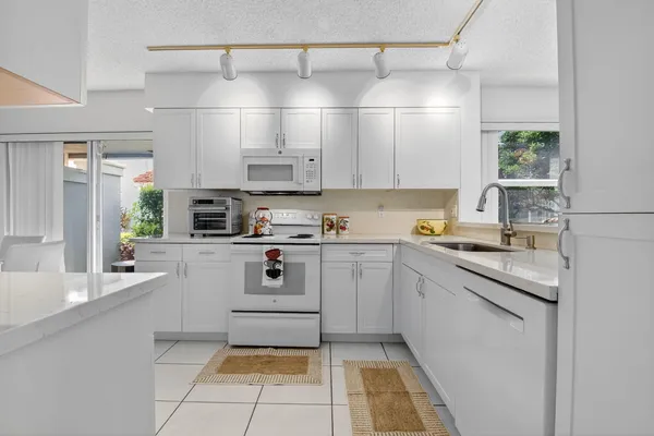 Property Slideshow image 3 of 30 | 7390 lake meadow way apt 101, Boynton Beach, FL, 33437