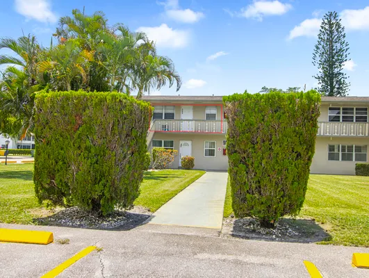 Property Slideshow image 2 of 38 | 302 norwich m # 302, West Palm Beach, FL, 33417