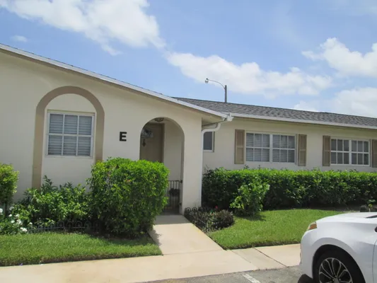 Property Slideshow image 3 of 46 | 2670 barkley dr e unit ee e, West Palm Beach, FL, 33415