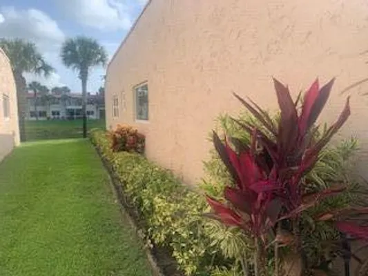 Property Slideshow image 3 of 27 | 123 lake gloria dr, West Palm Beach, FL, 33411