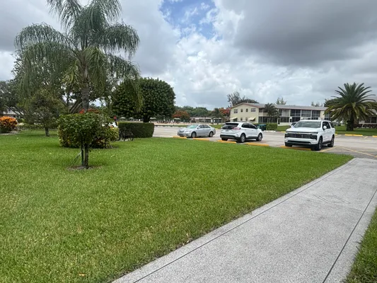 Property Slideshow image 3 of 23 | 403 windsor r, West Palm Beach, FL, 33417