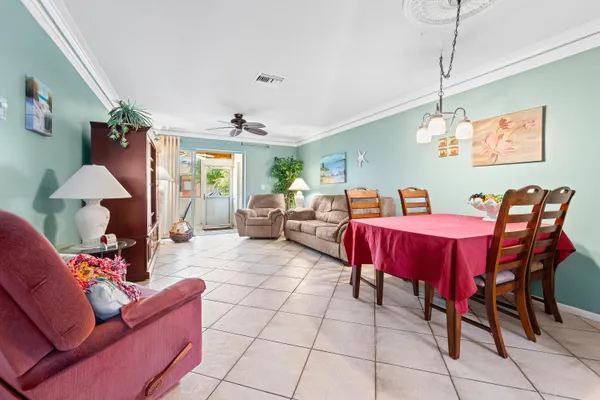 Property Slideshow image 3 of 21 | 2990 crosley dr d, West Palm Beach, FL, 33415