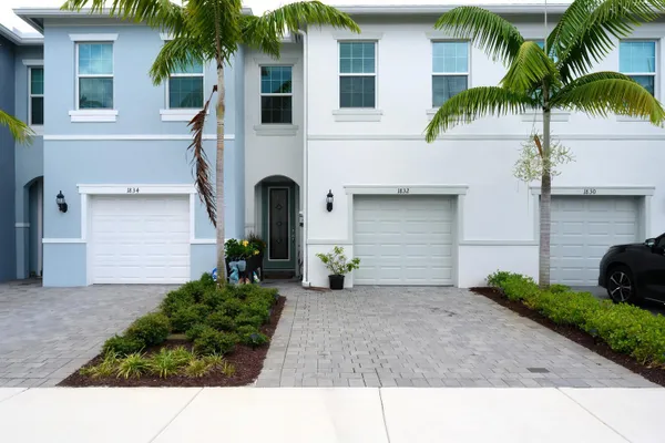 Property Slideshow image 2 of 22 | 1832 se roxy way, Stuart, FL, 34996