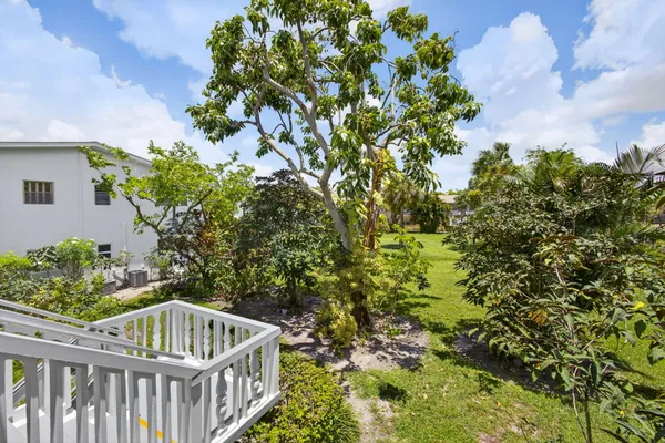 Property Slideshow image 2 of 31 | 19 norwich a, West Palm Beach, FL, 33417