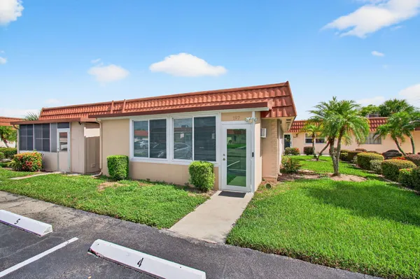 Property Slideshow image 3 of 30 | 197 seville i, Delray Beach, FL, 33446