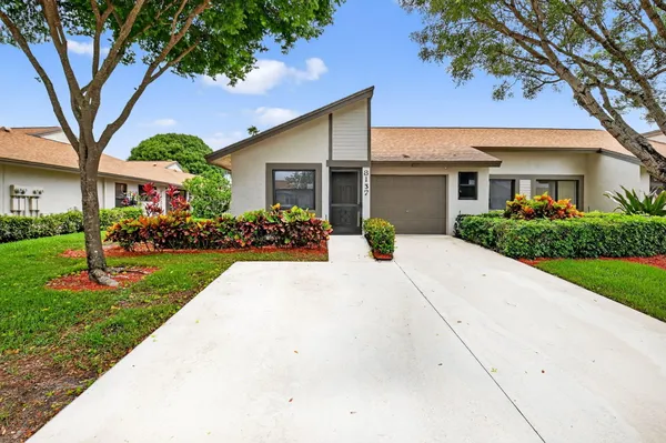 Property Slideshow image 2 of 57 | 8137 windgate dr, Boca Raton, FL, 33496