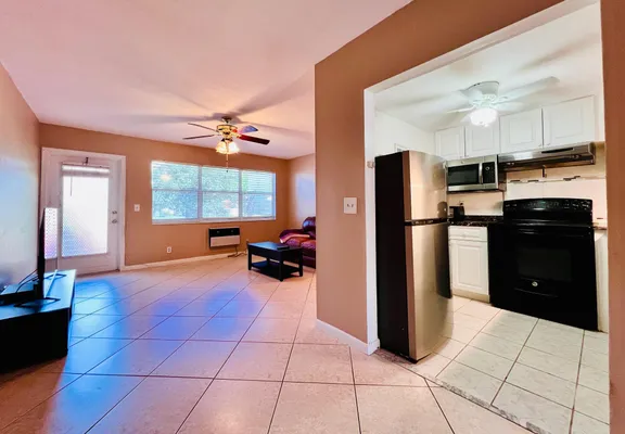 Property Slideshow image 3 of 14 | 319 norwich, West Palm Beach, FL, 33417