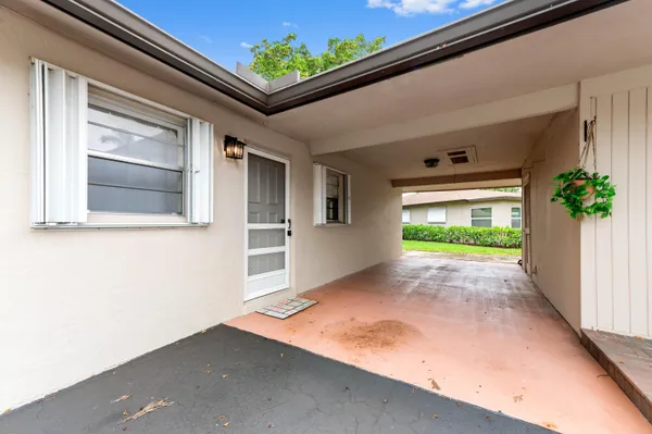 Property Slideshow image 3 of 36 | 155 mockingbird ln, Delray Beach, FL, 33445