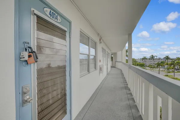 Property Slideshow image 3 of 27 | 4014 yarmouth a, Boca Raton, FL, 33434