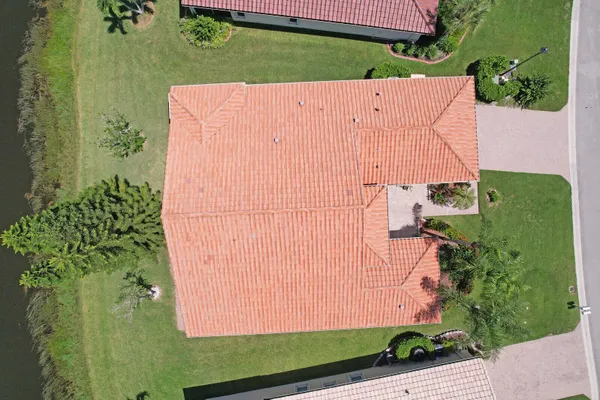 Property Slideshow image 3 of 64 | 486 nw blue lake dr, Port Saint Lucie, FL, 34986