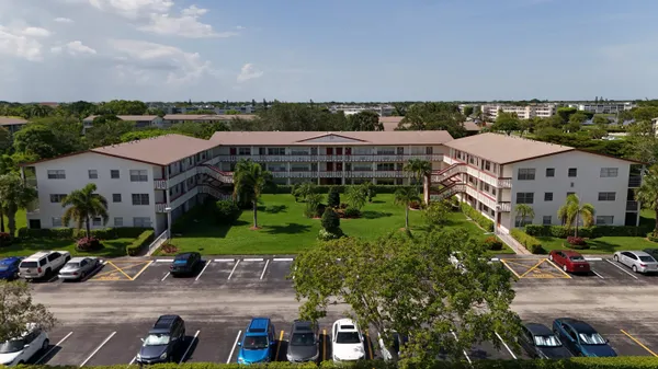 Property Slideshow image 2 of 51 | 328 brighton h, Boca Raton, FL, 33434