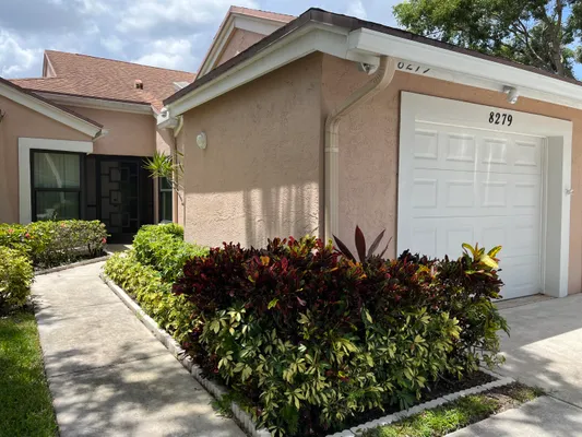 Property Slideshow image 2 of 58 | 8279 springlake dr, Boca Raton, FL, 33496