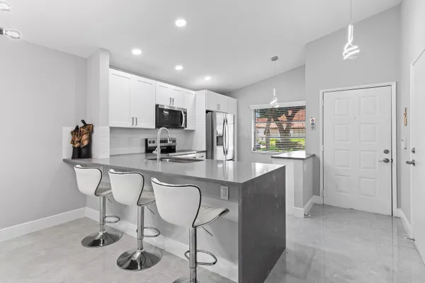Property Slideshow image 3 of 46 | 6175 kings gate cir, Delray Beach, FL, 33484